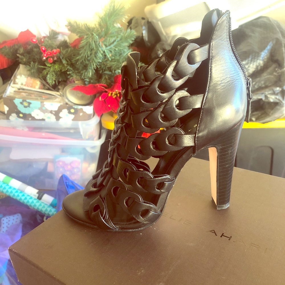 Elie tahari heels brand new